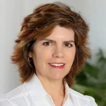 A headshot of Mindbody Consultant Lisa Starr